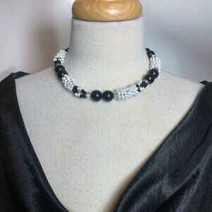 Vintage TENG YUE Black White Glass Bead Necklace